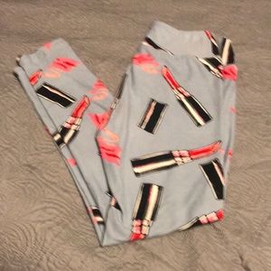 OS Lularoe lipstick 💄 leggings